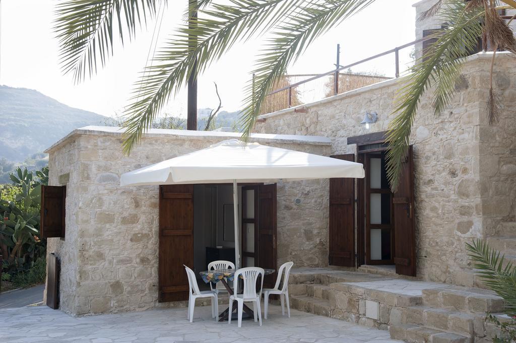 Palm Tree Oriental House And Homestay Polis Exteriör bild