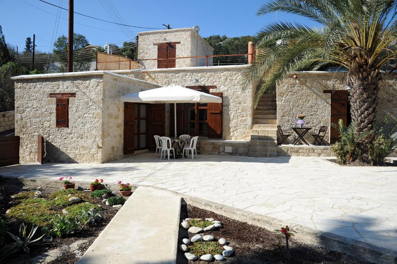 Palm Tree Oriental House And Homestay Polis Exteriör bild